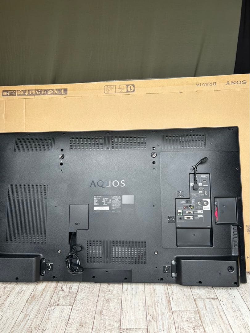 AQUOS 液晶テレビ 大画面　　シャープ　50型　※スタンドなし