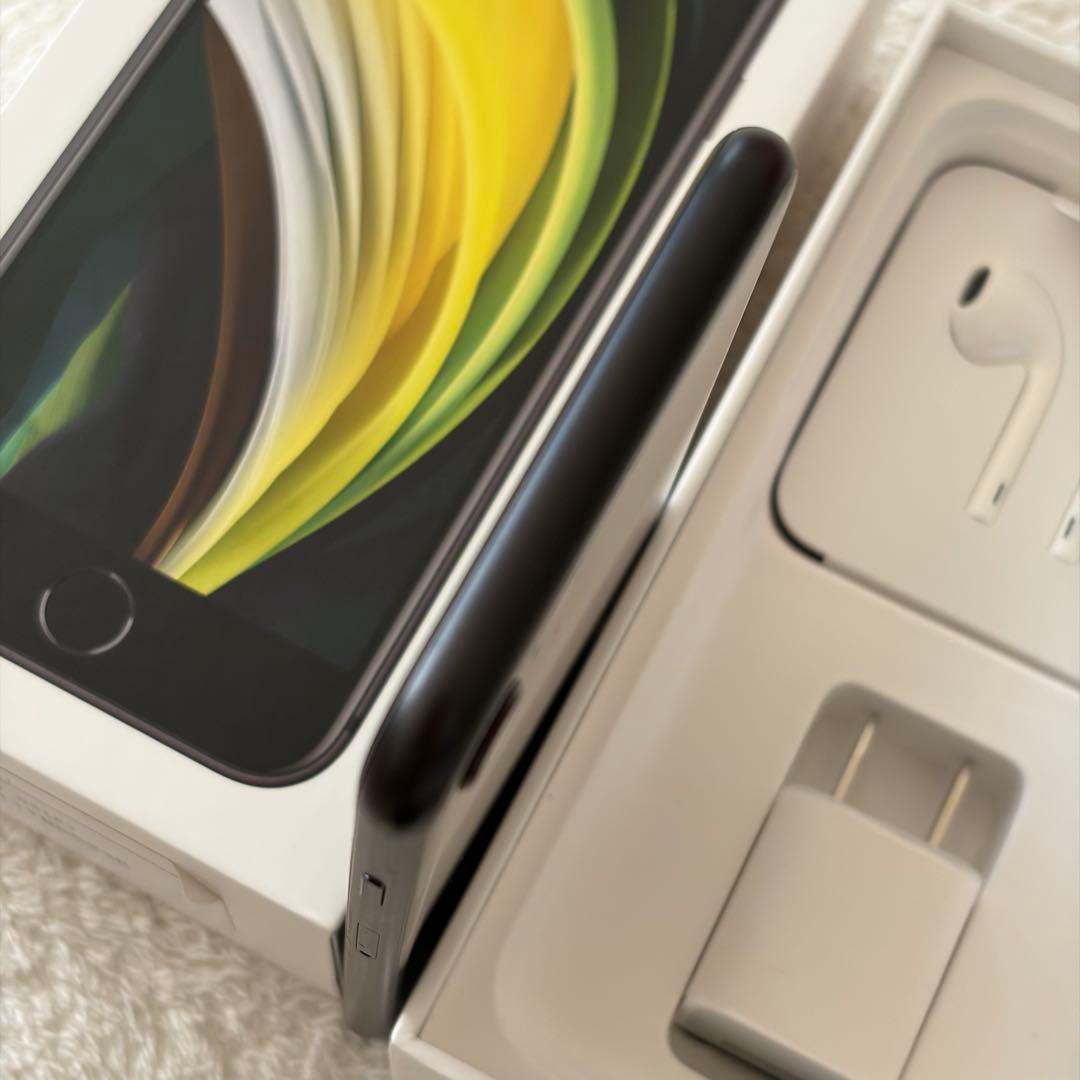 iPhone SE (第2世代) ブラック 64G SIMフリー