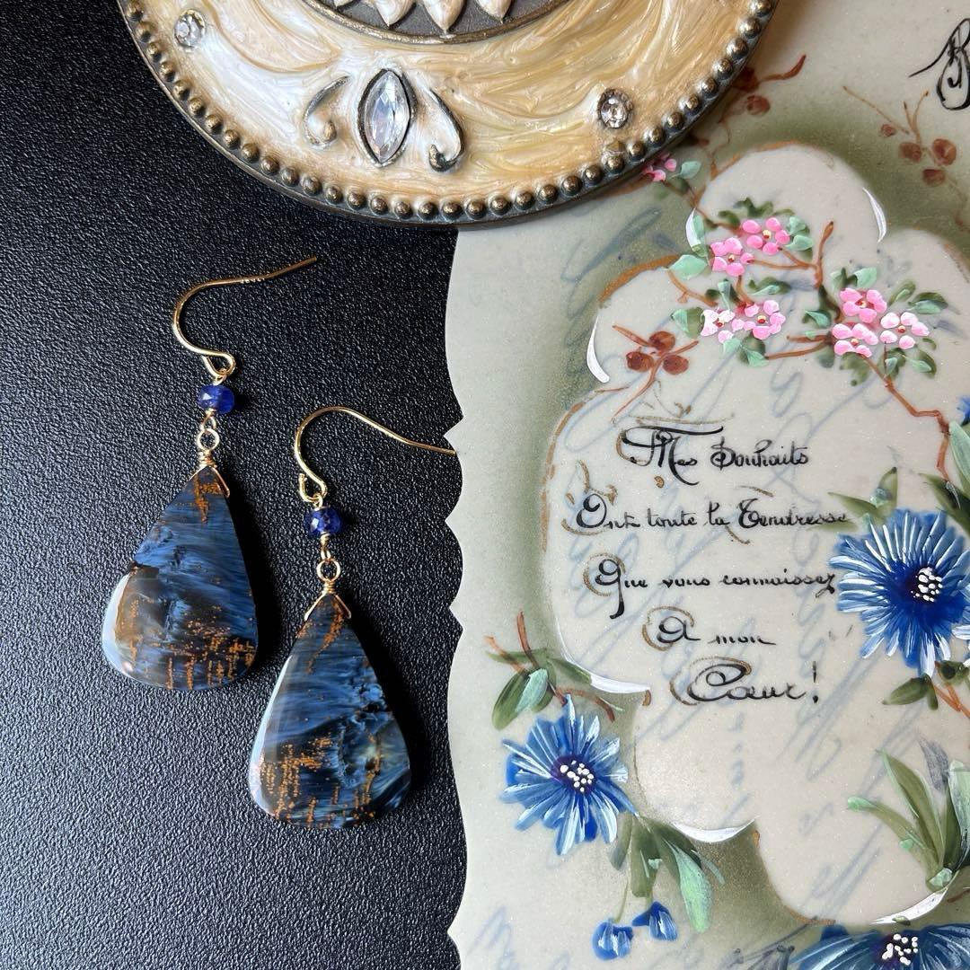 ＊＊COCO＊＊様✴︎ピーターサイト＆サファイア＊ピアスorイヤリング