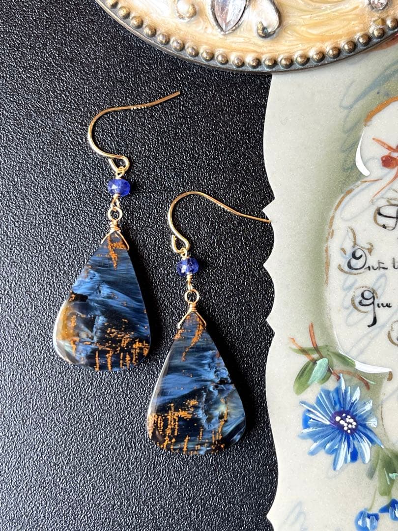 ＊＊COCO＊＊様✴︎ピーターサイト＆サファイア＊ピアスorイヤリング