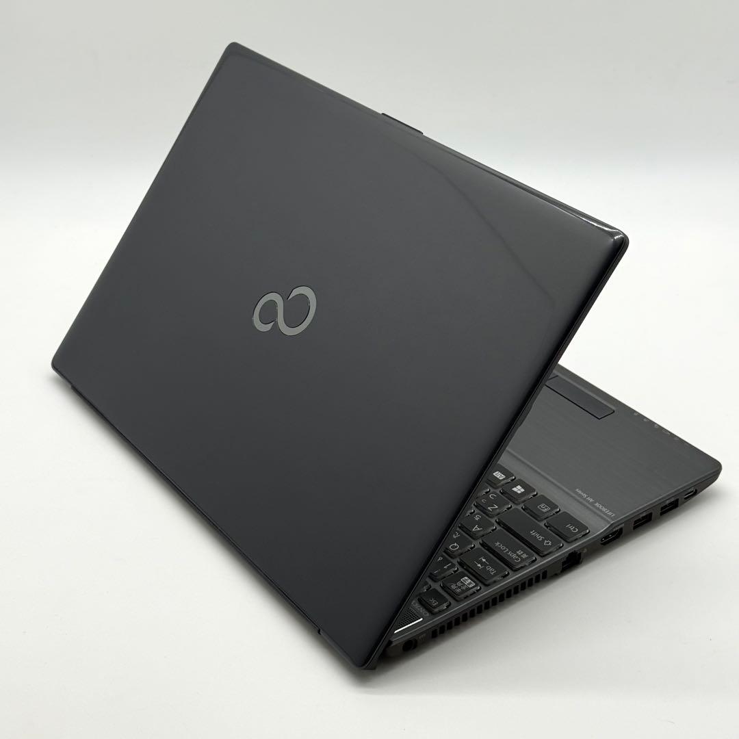 富士通ノートパソコン 9世代Core i7 32GB SSD1TB 高精細液晶