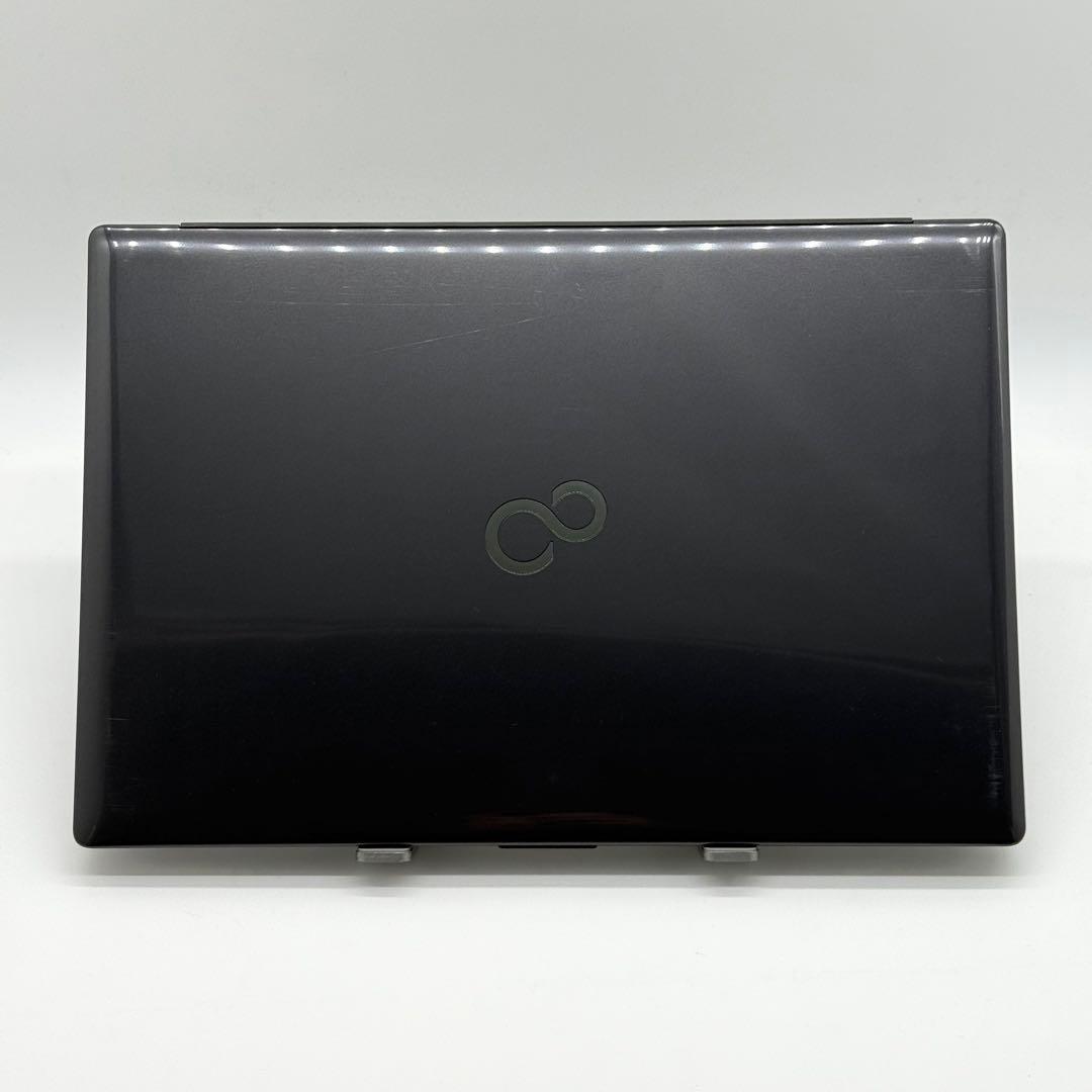 富士通ノートパソコン 9世代Core i7 32GB SSD1TB 高精細液晶