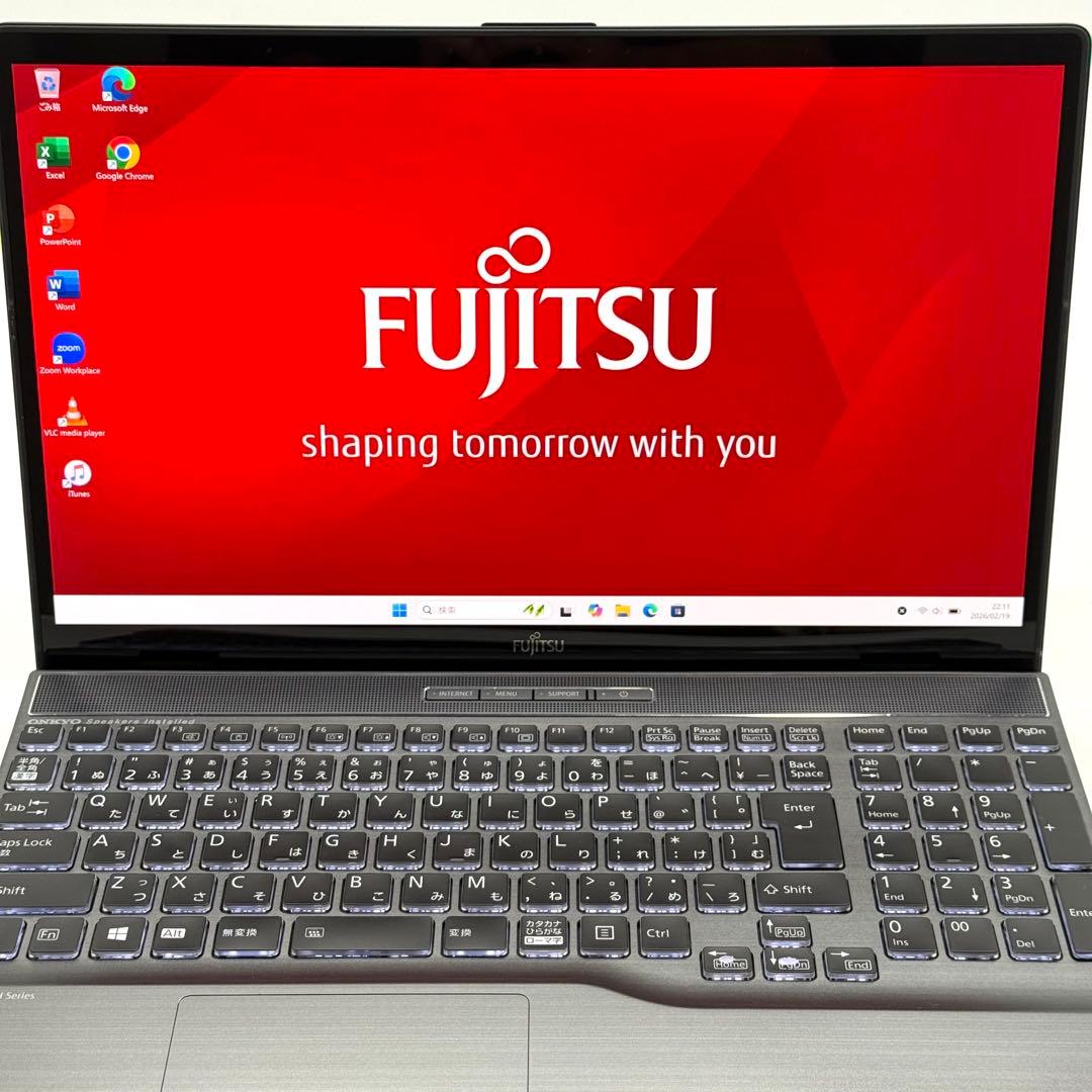 富士通ノートパソコン 9世代Core i7 32GB SSD1TB 高精細液晶