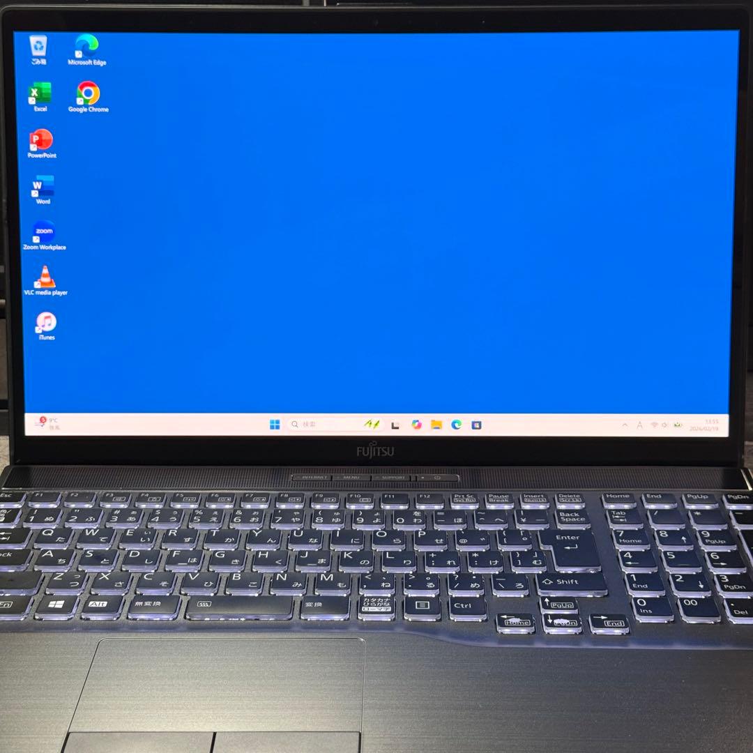 富士通ノートパソコン 9世代Core i7 32GB SSD1TB 高精細液晶