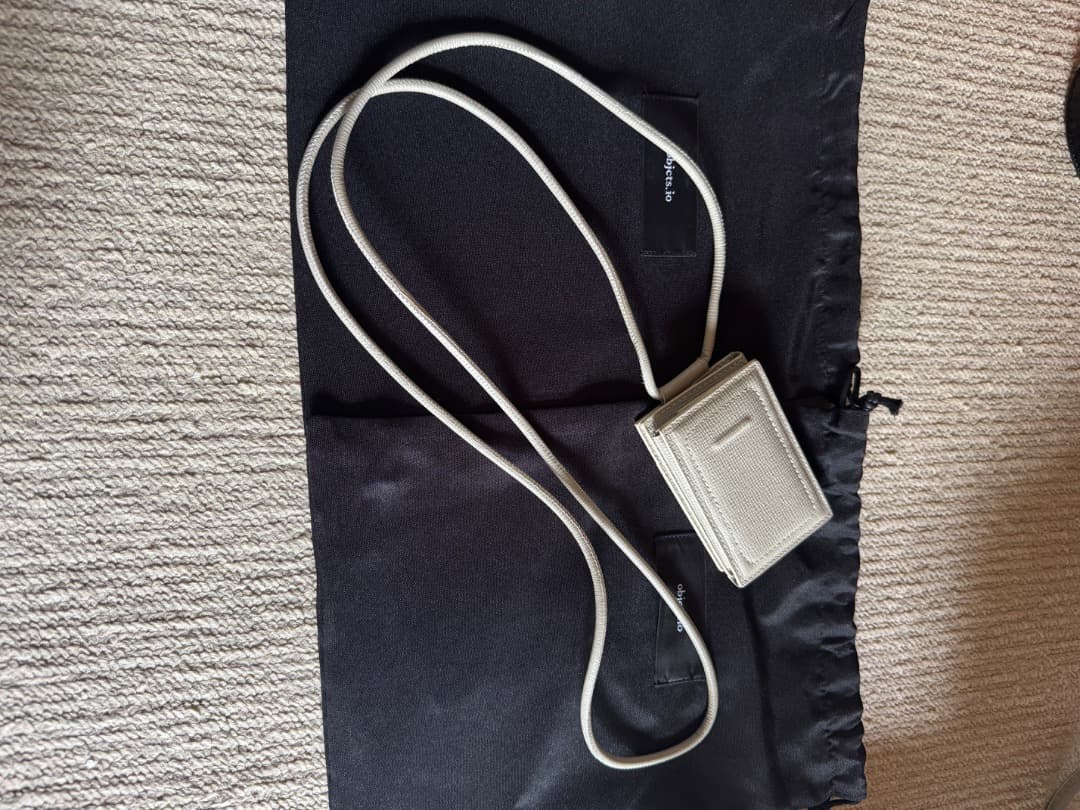 【最値下】objects.io 　iPhone15Proケース・レザーストラップ