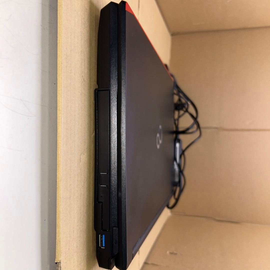 ノートパソコン LIFEBOOK A576/TX