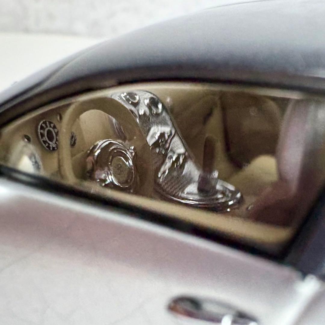 オートアート ブガッティ EB 16.4 ヴェイロン 1/43 シリアルNo付き