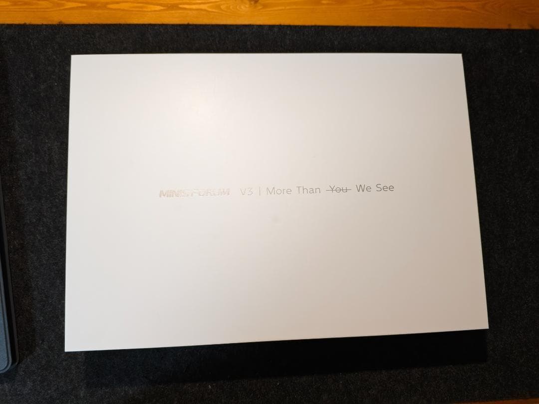 MINISFORUM V3 タブレットPC Ryzen 7 8840U 32GB