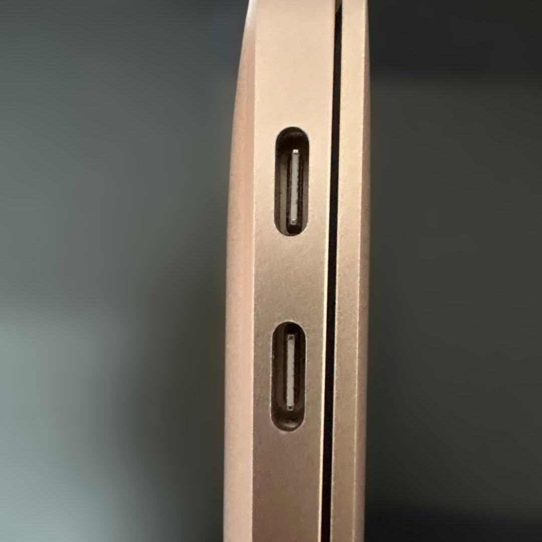 Apple MacBook Air (M1, 2020年モデル)