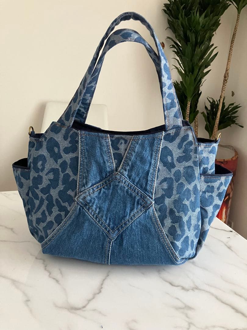 657大きめヒョウ柄デニムリメイクバック　ハンドメイド