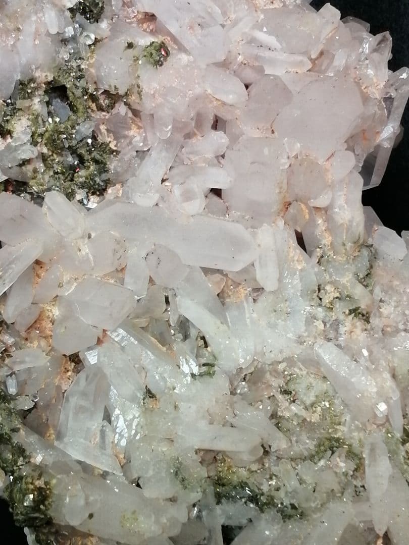 水晶 エピドート 共生クラスター（グリーントルマリン）4.8kg ーtot016