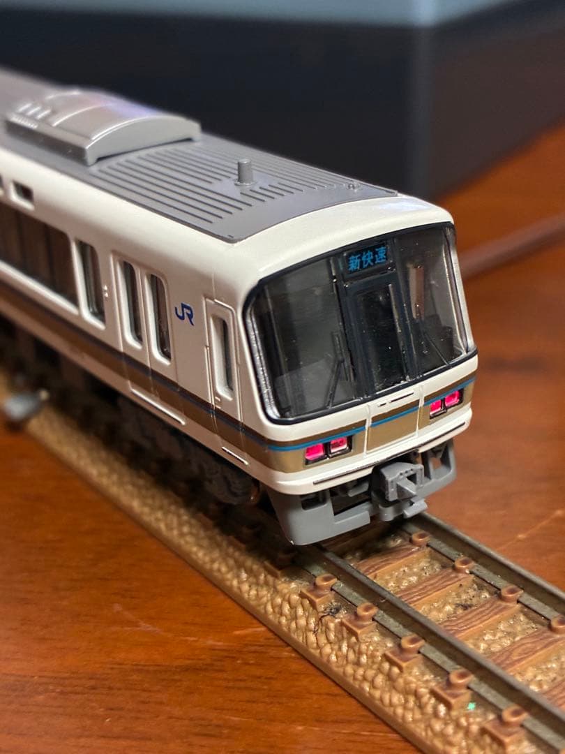 221系6両　kato ライト点灯動力動作確認済