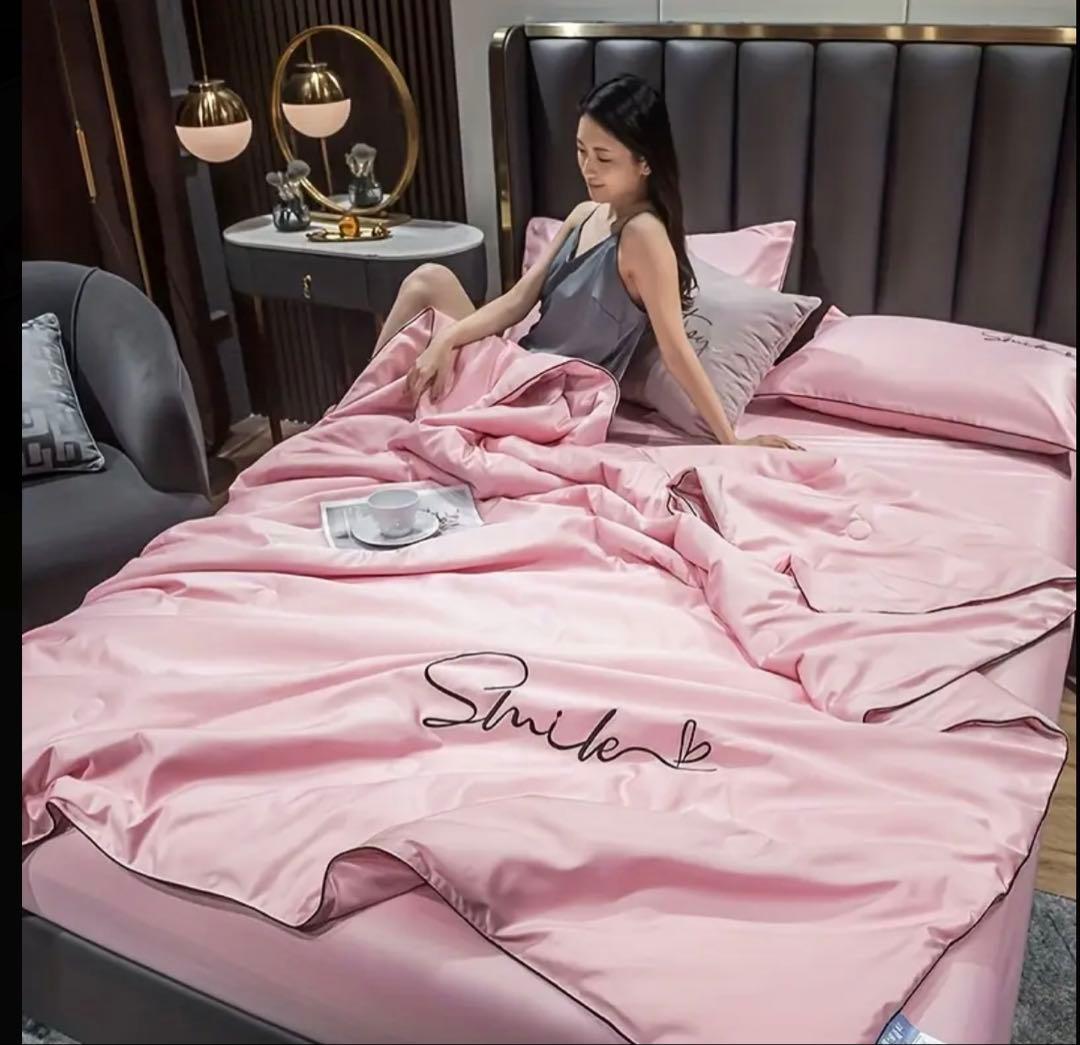 ✨【プレミアムサテン調ブランケット – “Smile”エディション】✨