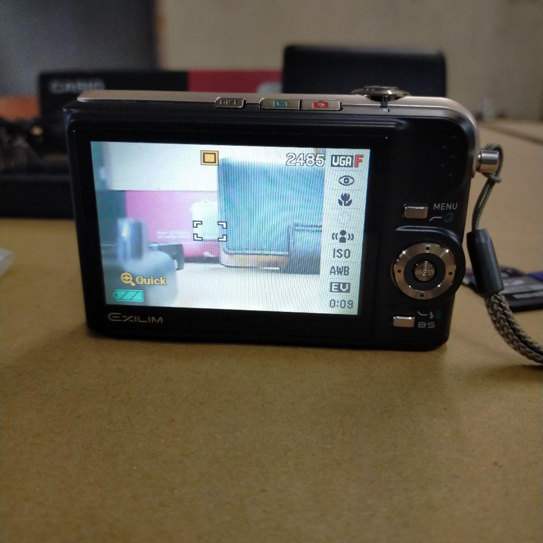 CASIO EXILIM EX-Z1000 デジカメ 電池2個。専用ケースつき