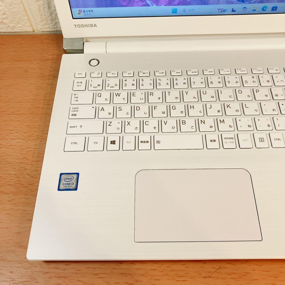 Windows11✨SSDで快適☘️大容量カメラ付すぐ使えるノートパソコン