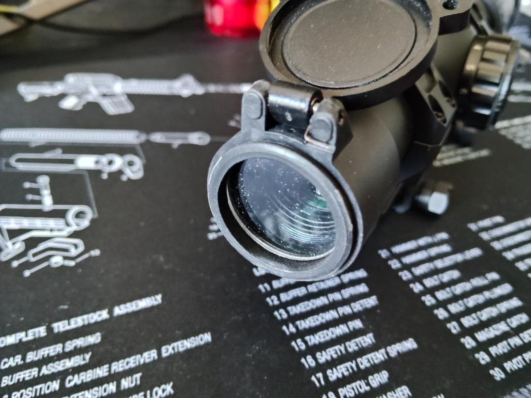 VECTOR OPTICS THANATOR 1-8X24IR ハイマウント付属
