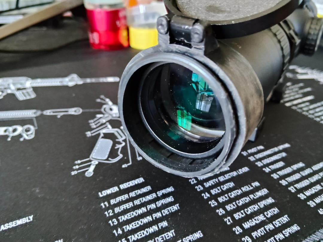 VECTOR OPTICS THANATOR 1-8X24IR ハイマウント付属