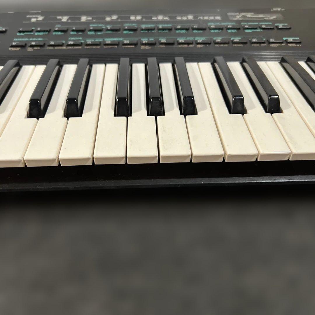 YAMAHA V2シンセサイザー / ヤマハ ヴィンテージ アナログ