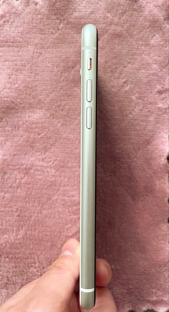 お*り様 iPhoneXR 64GB ホワイト　SIMフリー