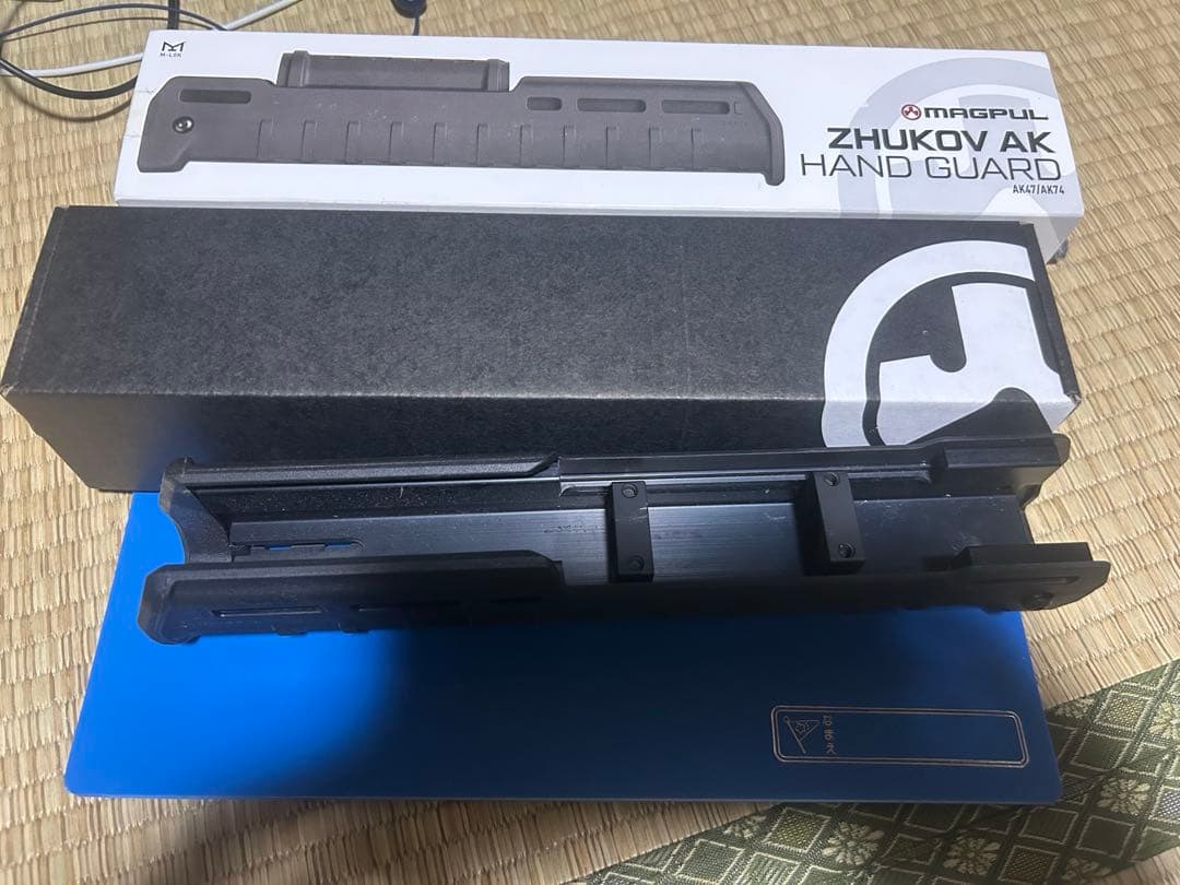 マグプル実物　ak用ハンドガード上下セット