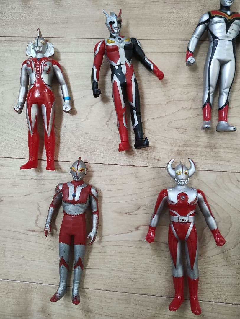 ウルトラマン＆怪獣、仮面ライダー、戦隊ヒーローソフビ人形約70体セット