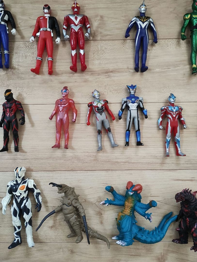 ウルトラマン＆怪獣、仮面ライダー、戦隊ヒーローソフビ人形約70体セット