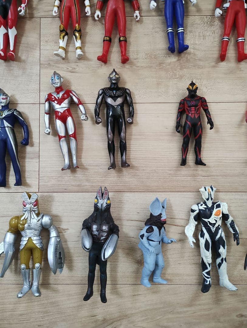 ウルトラマン＆怪獣、仮面ライダー、戦隊ヒーローソフビ人形約70体セット