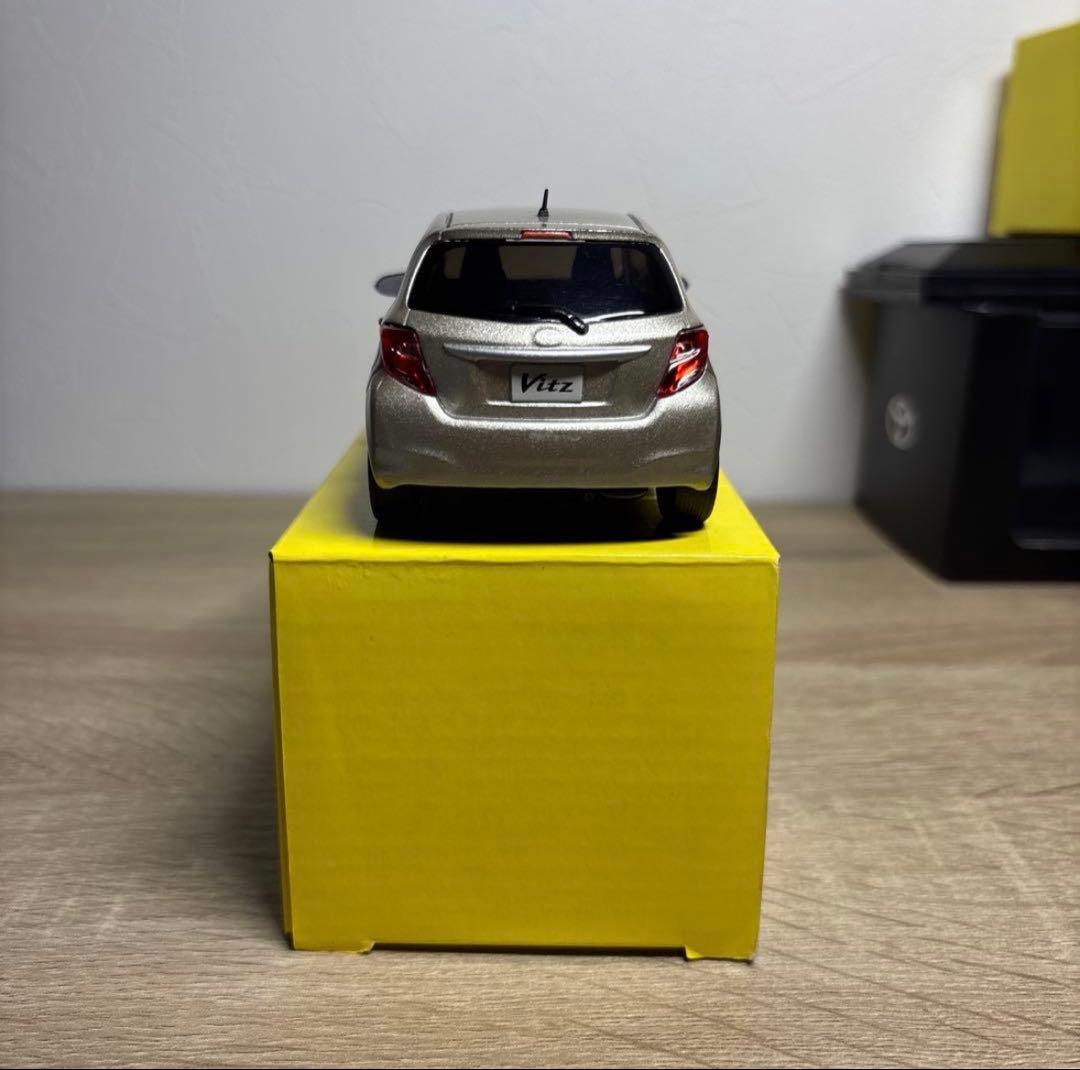 【2台セット】トヨタ ヴィッツ 1/30カラーサンプルミニカー 非売品