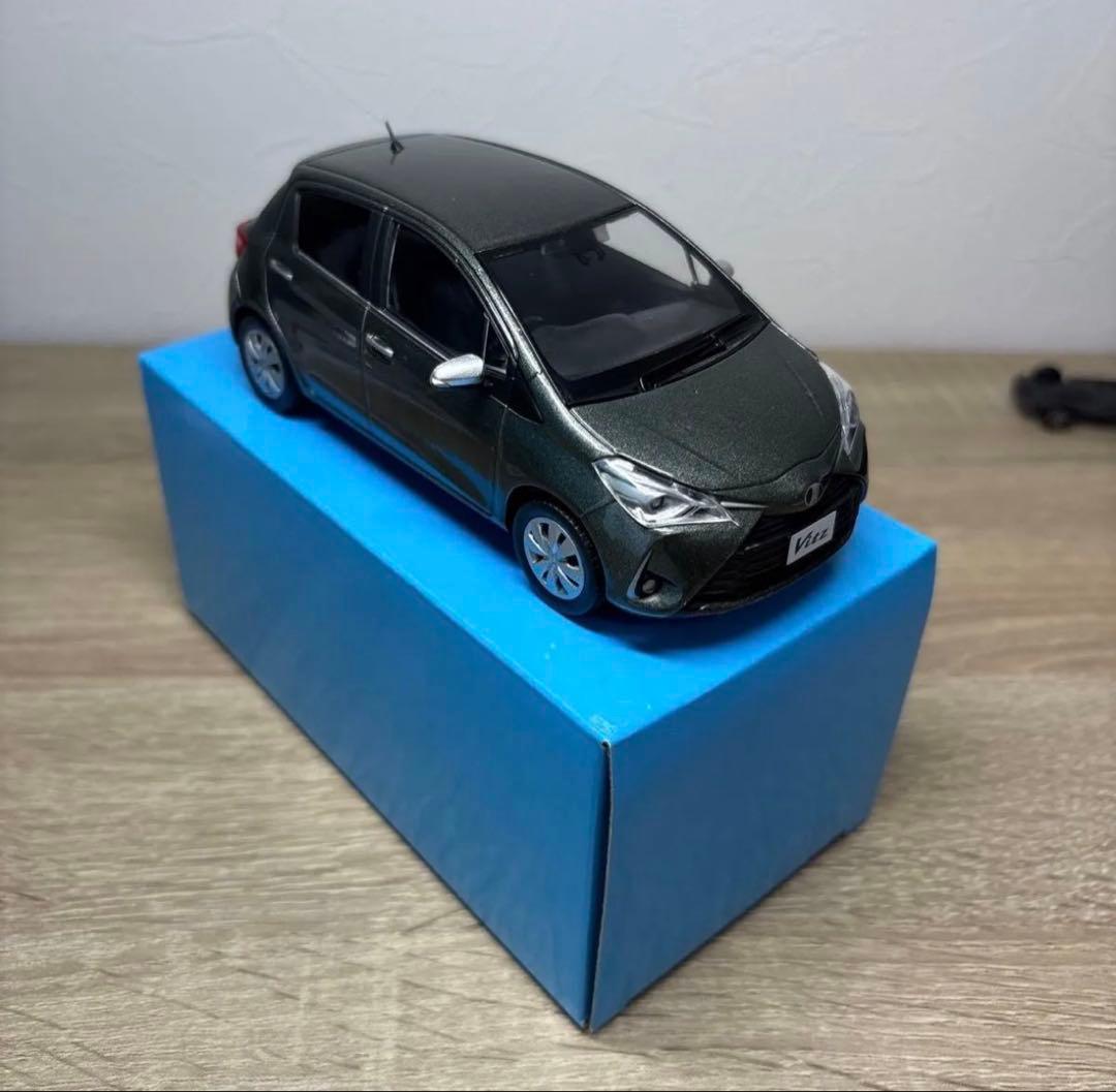 【2台セット】トヨタ ヴィッツ 1/30カラーサンプルミニカー 非売品
