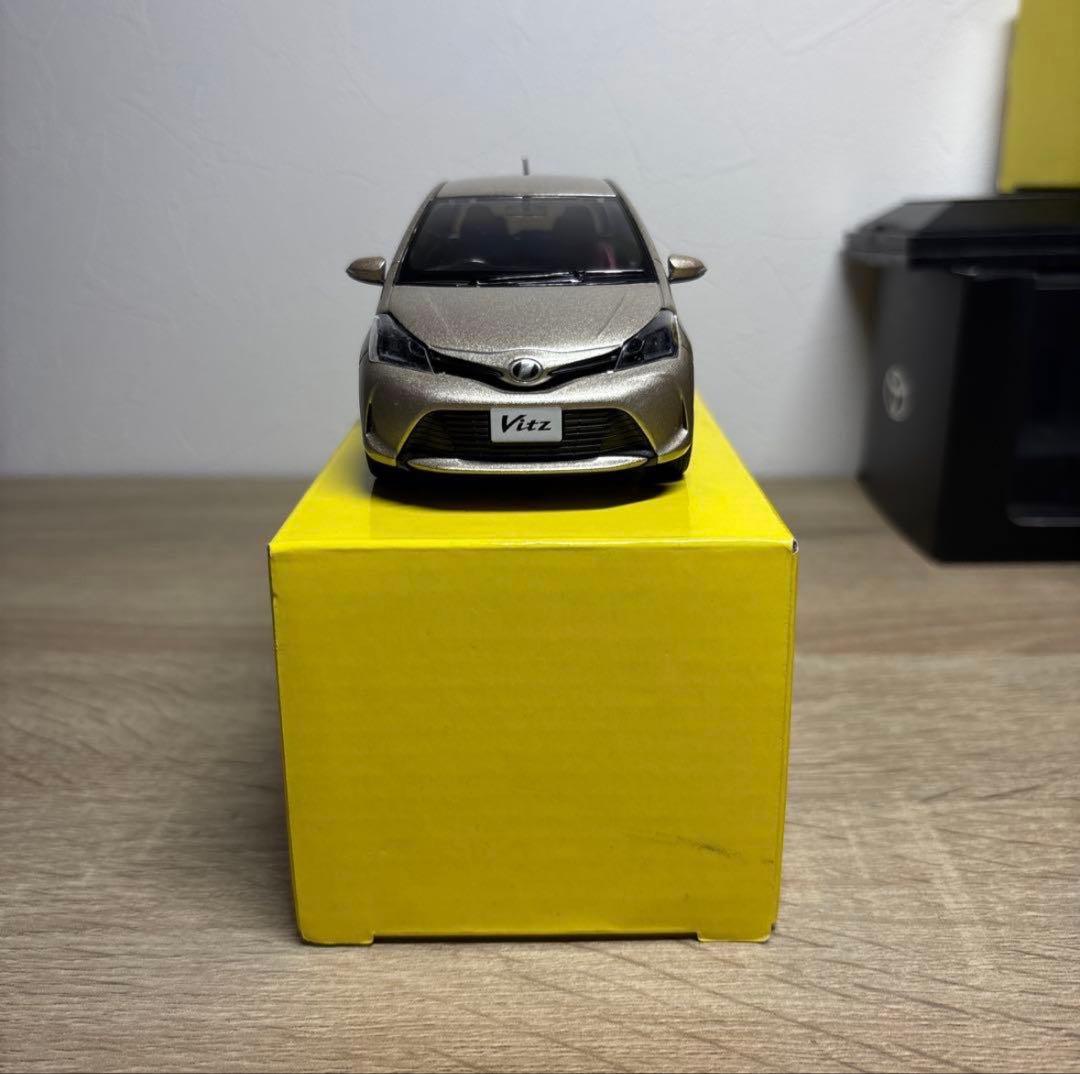 【2台セット】トヨタ ヴィッツ 1/30カラーサンプルミニカー 非売品