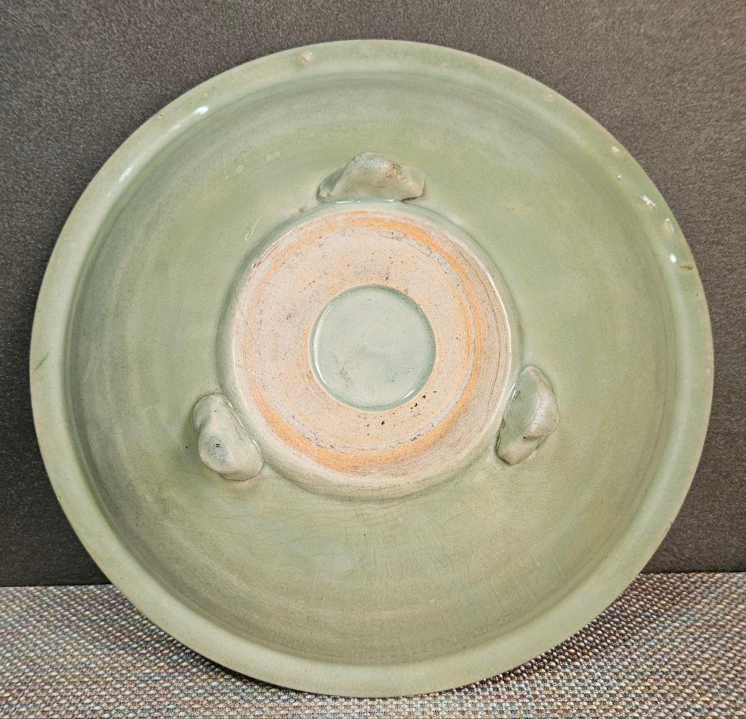 【本物保証❗】名品❗江戸時代初期　 初期伊万里青磁　鎬造　29.8cm三脚大兜鉢