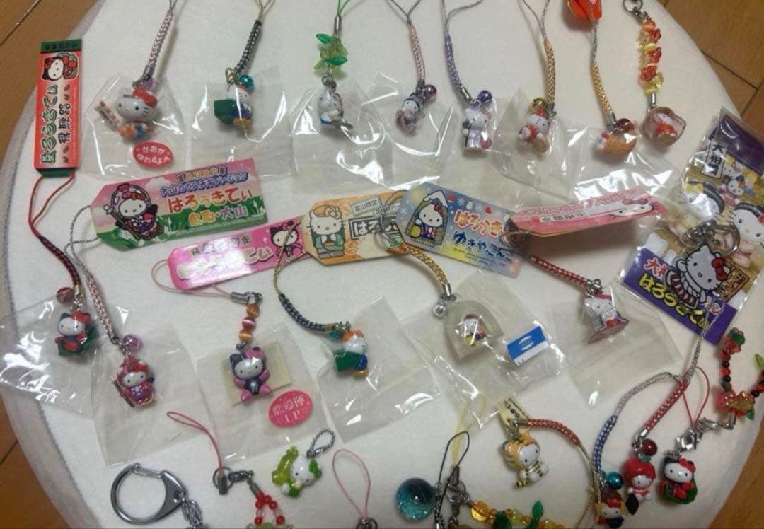結*衣様 ハローキティ　ご当地　限定　根付け　ストラップ　キーホルダー　まとめ売