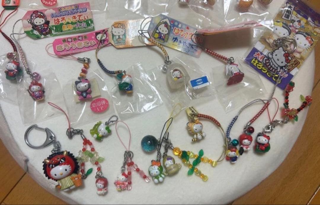 結*衣様 ハローキティ　ご当地　限定　根付け　ストラップ　キーホルダー　まとめ売