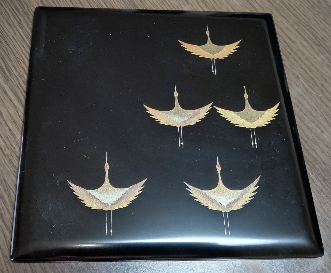 三段重 千羽鶴 黒 金 漆塗り天然木 おせち 上質