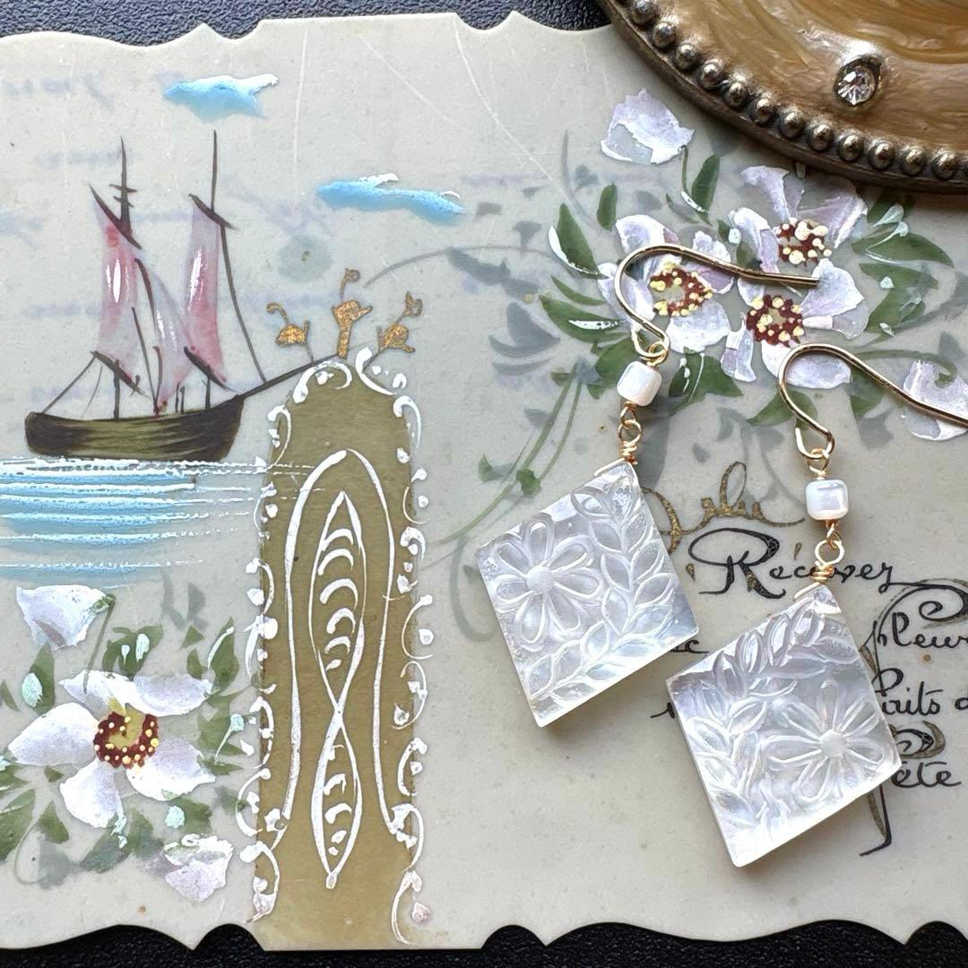 《1点限定》MOP&水晶タヒチアンティアレマイレカービング＊ピアスorイヤリング