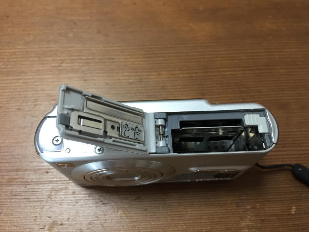 美品 撮影画像あり　Panasonic　DMC-FX9　付属品あり　動作良好