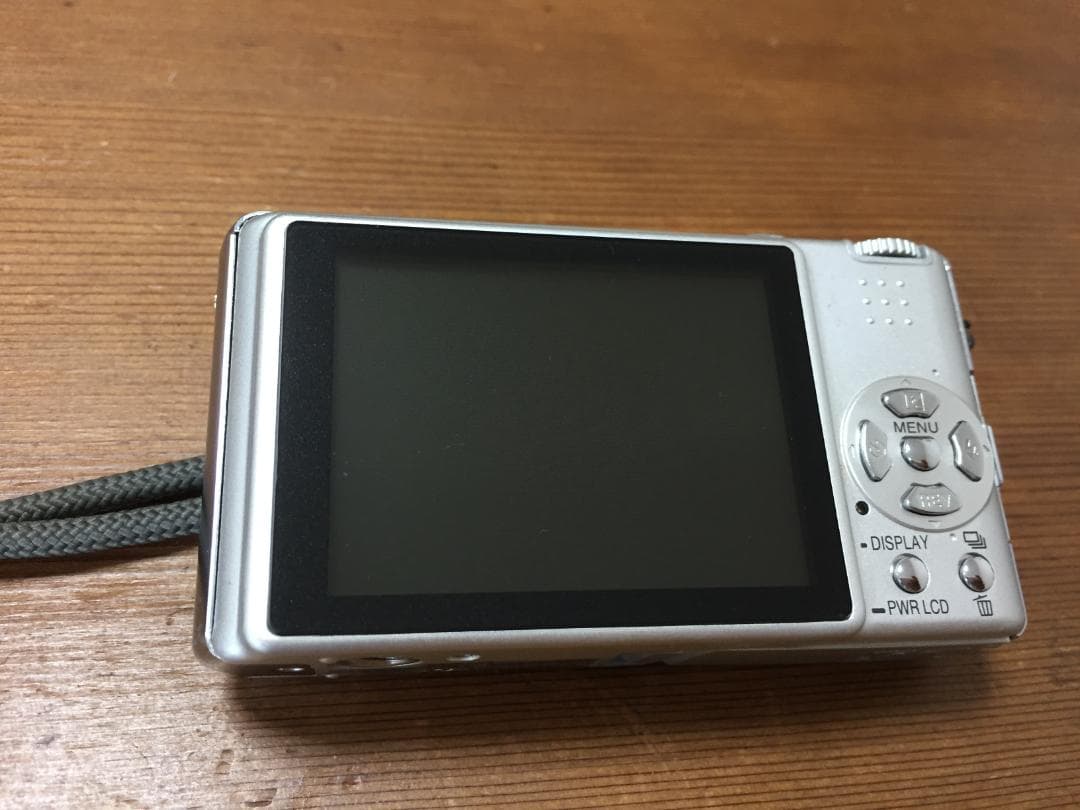 美品 撮影画像あり　Panasonic　DMC-FX9　付属品あり　動作良好
