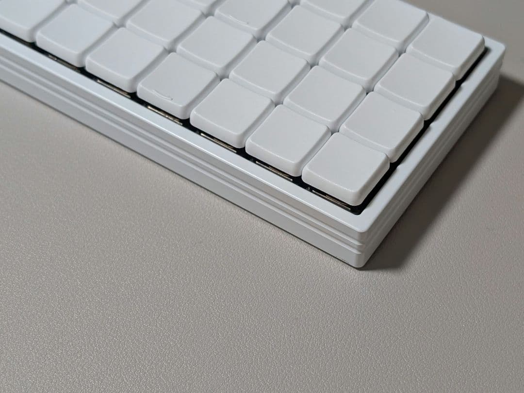 Geonix48 Via (キースイッチ & キーキャップ セット)