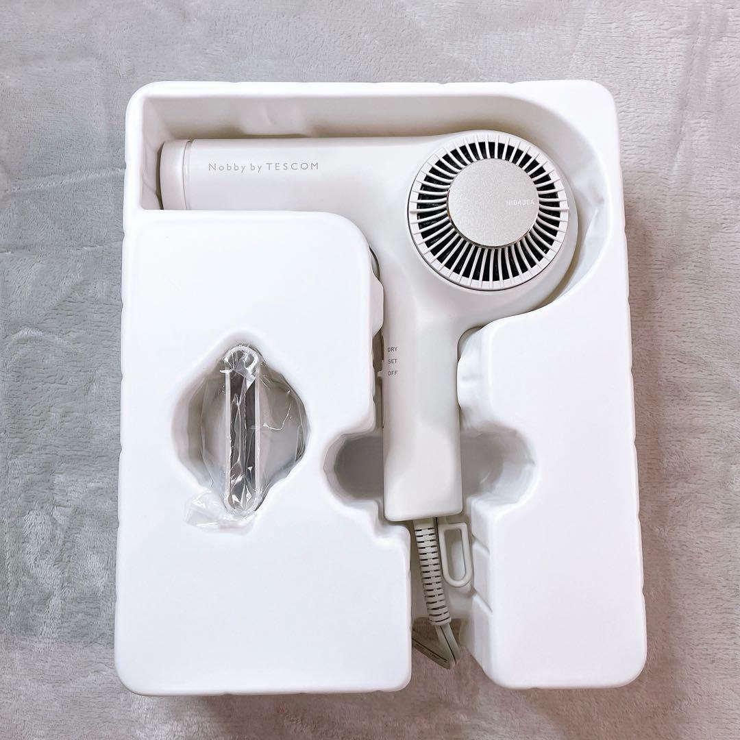 【D-19】NobbybyTESCOM ヘアドライヤー NIB400A ホワイト
