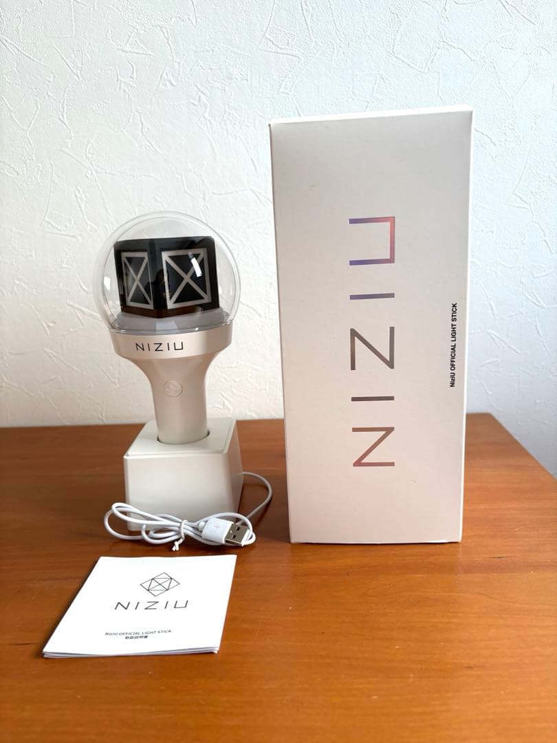 アイドル NIZIU OFFICIAL LIGHT STICK