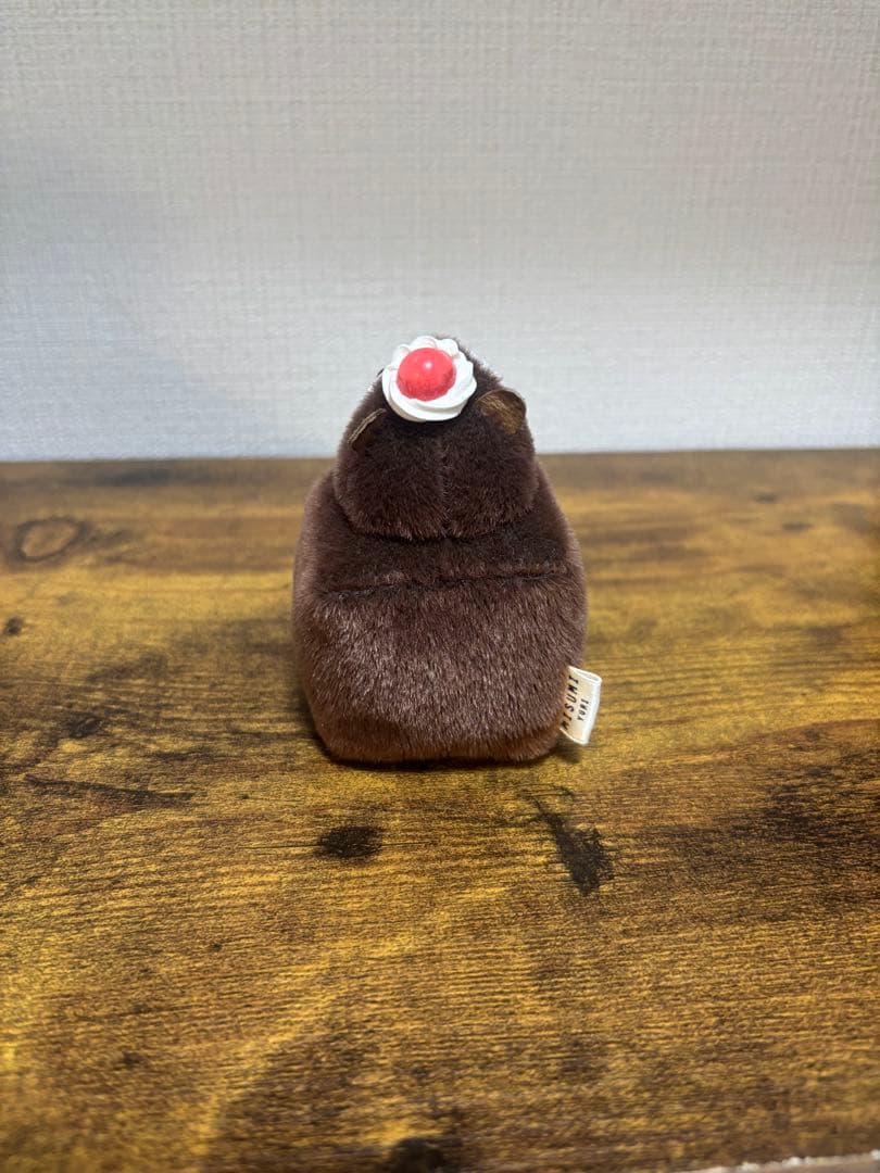 三角ユウリ　たぬきケーキ　ぬいぐるみ　四角