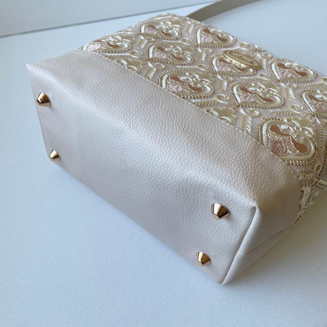インド刺繍ハートチュール生地ピンクベージュと合皮　ショルダーバッグ　ハンドメイド
