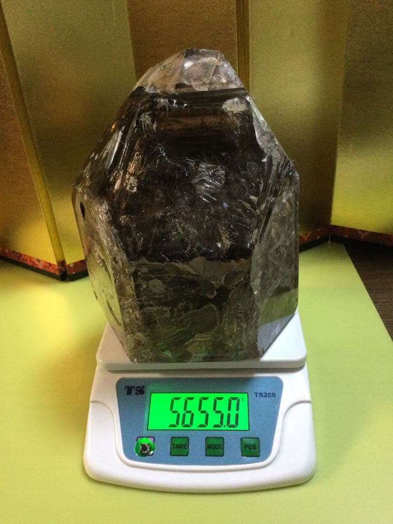 モリオン虹入りスーパーファントム、激レア、極上品モリオン原石　観賞石