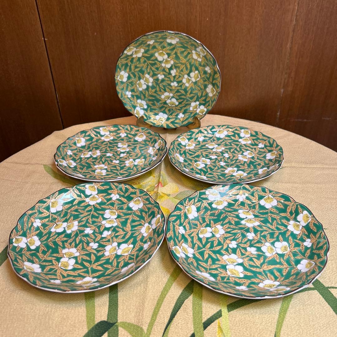 美品 有田焼　弥生窯美泉 中皿４枚セット　金彩花文様　緑彩錦山茶花