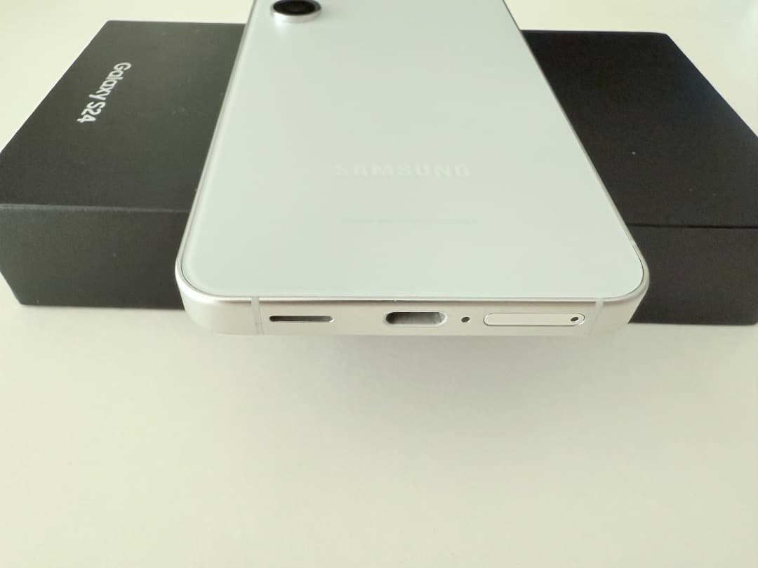 超美品 Galaxy S24 グレー 256GB A-18