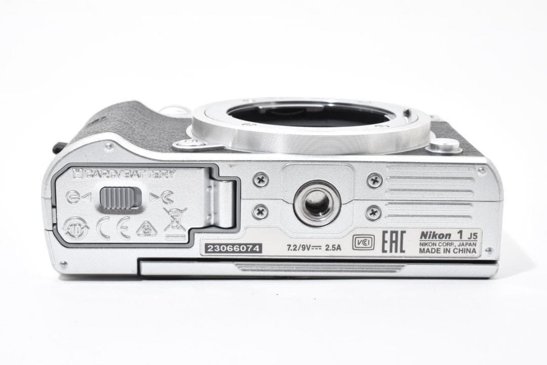 Nikon ニコン 1 J5 30-110mmセット　ミラーレス一眼カメラ