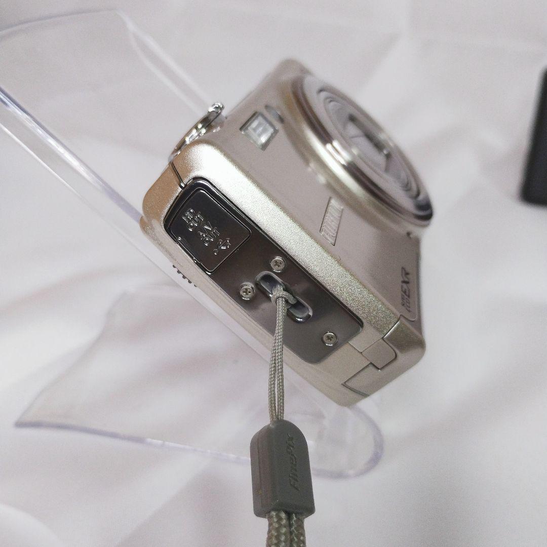 Fujifilm F200EXR コンパクトデジタルカメラ