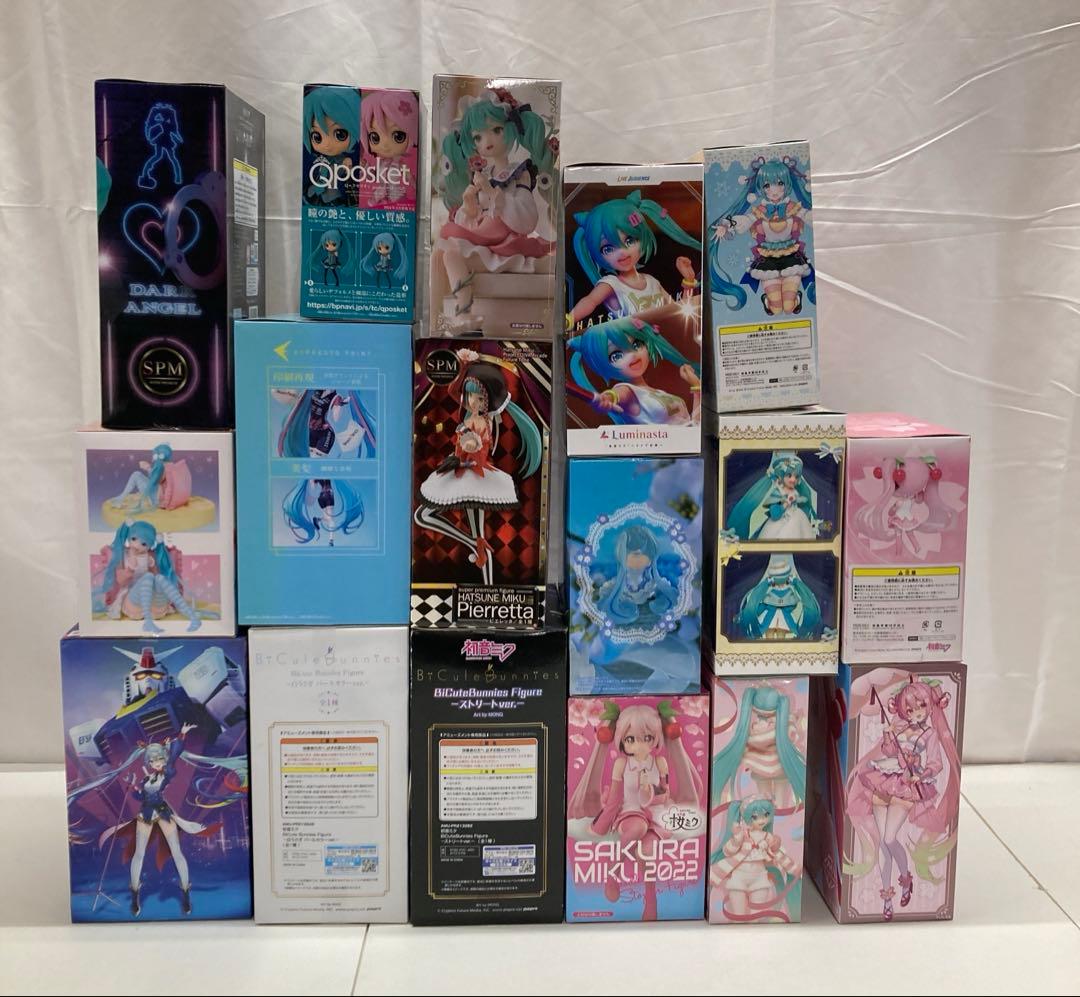 初音ミク　桜ミク　フィギュア　まとめ売り　17箱セット　27260324J07L