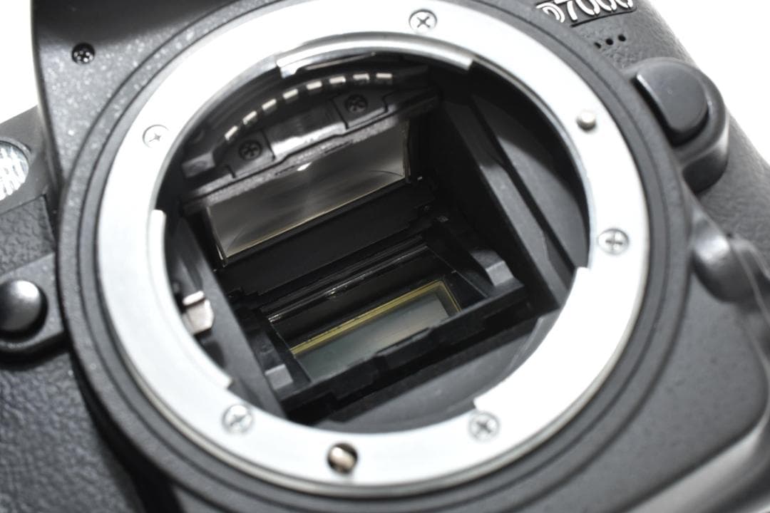 ニコン D7000 デジタル一眼レフカメラ ボディ ブラック Nikon