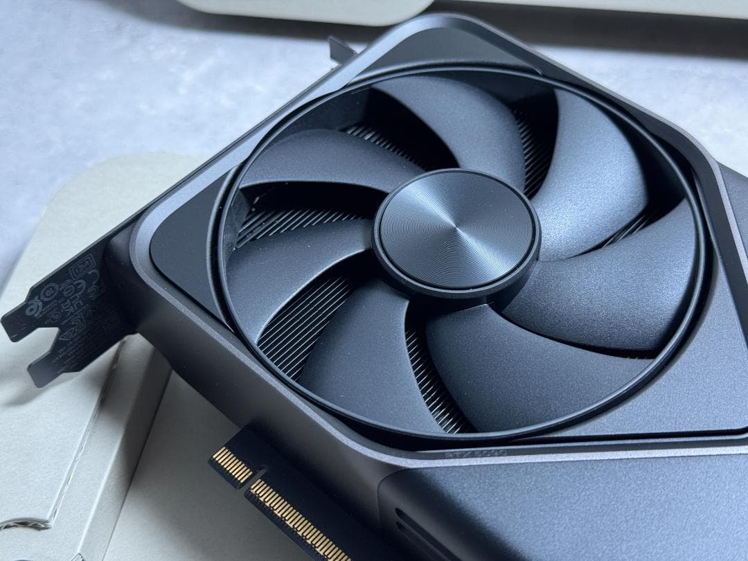 グラフィックボード・グラボ・ビデオカード NVIDIA RTX 5090 Founders Edition